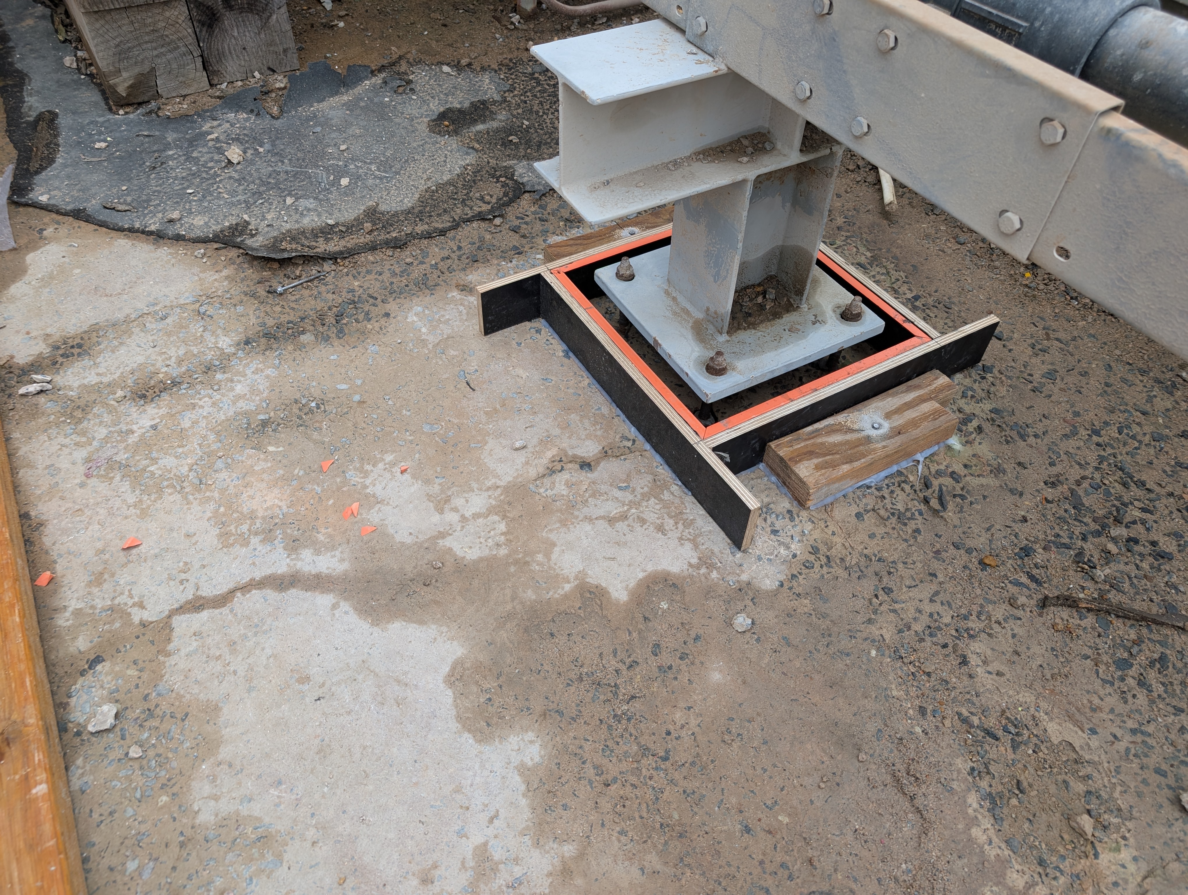 Phoenix Goldfields excavator PG008 performing concrete remediation on mine site